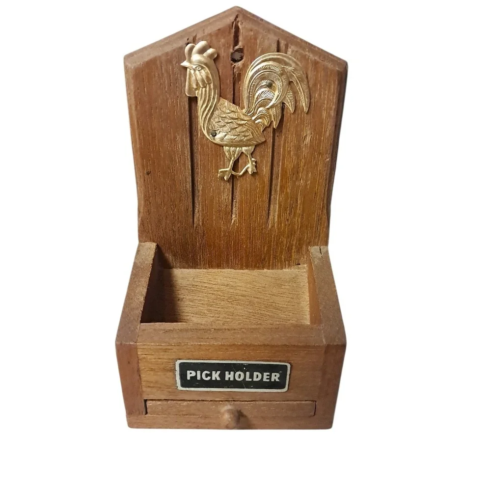 Vintage wooden toothpick dispenser/holder with a rooster‎ emblem